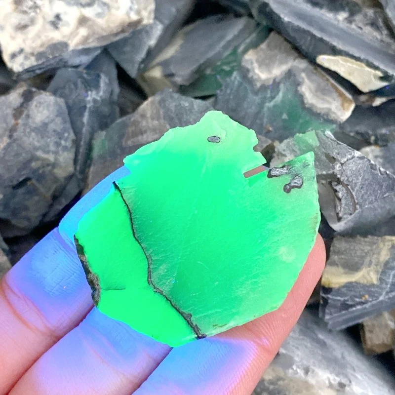 3-7.5CM Volcano Agate Rough Stone Cutting Leftover Stone Wholesale(UV-Reactive)