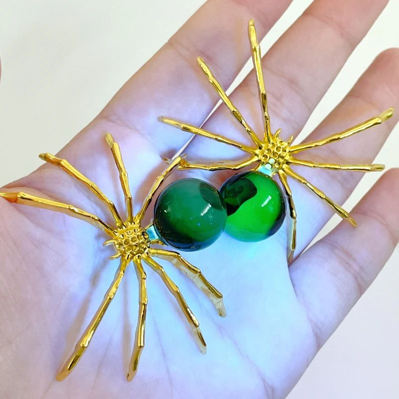 Volcano Agate Sphere Spider Ornament Handmade Alloy Spider Wholesale (UV-Reactive) - Image 4