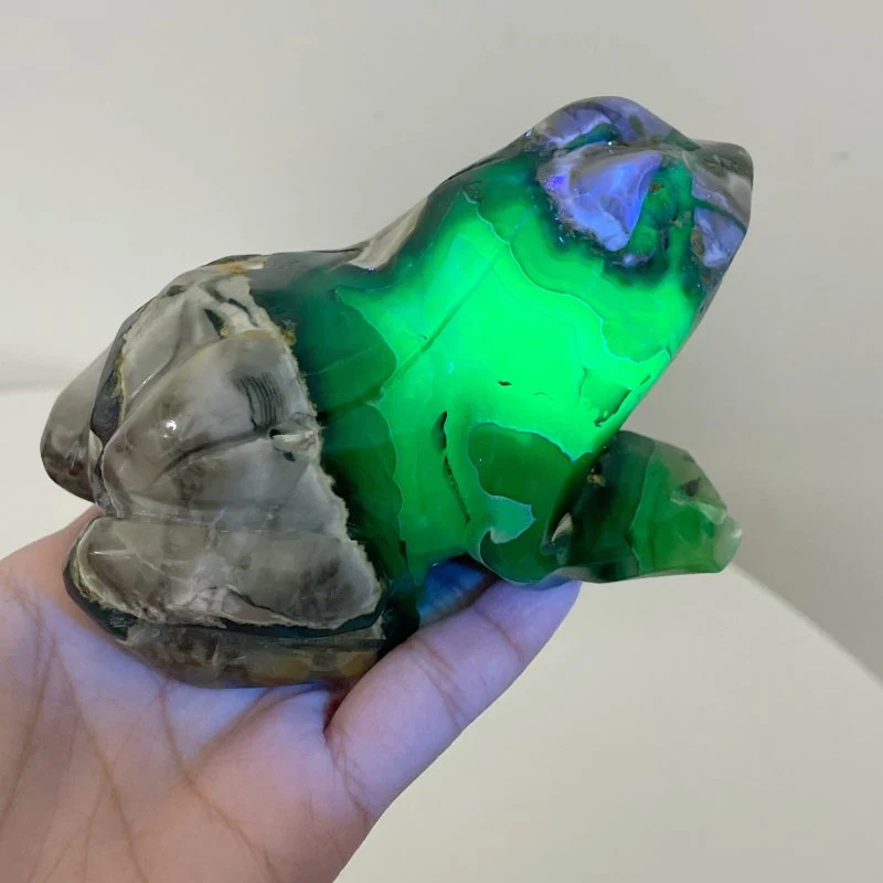 16 Pieces Volcano Agate Frog Carving(UV-Reactive) Closeout (Defective) - Image 7