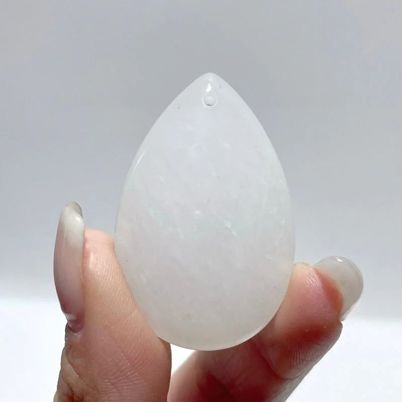 White Jade Teardrop Pendant Crystal Pendant Wholesale - Image 4