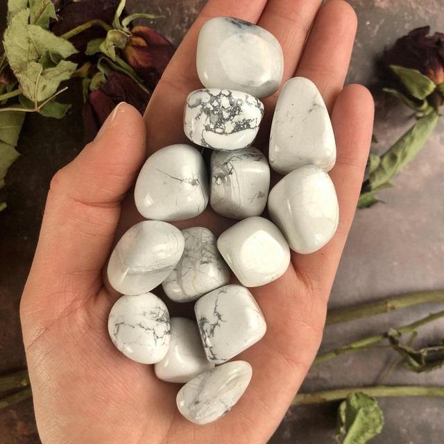 Howlite Tumbled 0.8-1.2in(2-3cm) Wholesale - Image 4