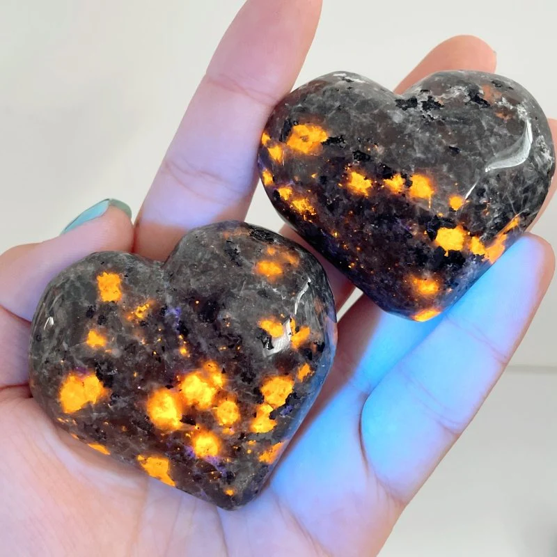 Yooperlite Heart Wholesale (UV-Reactive) - Image 3