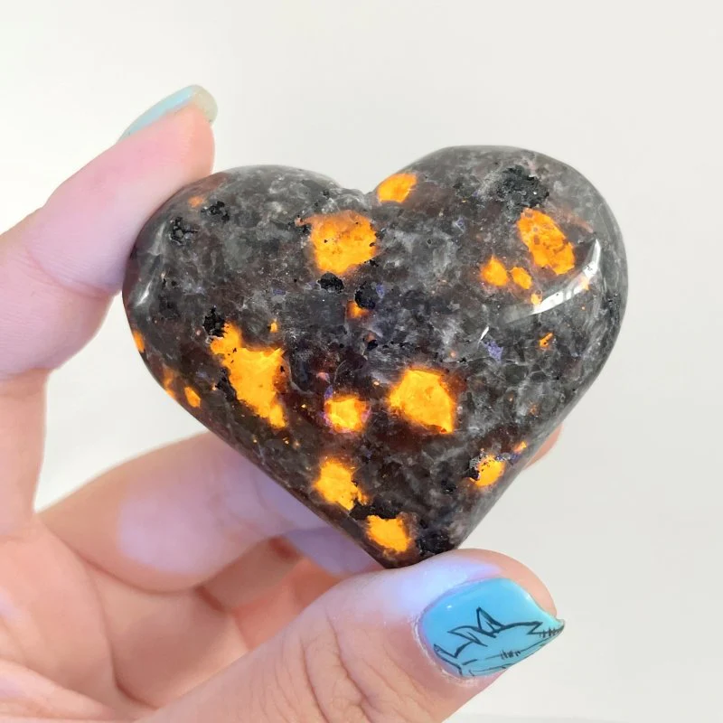 Yooperlite Heart Wholesale (UV-Reactive) - Image 4