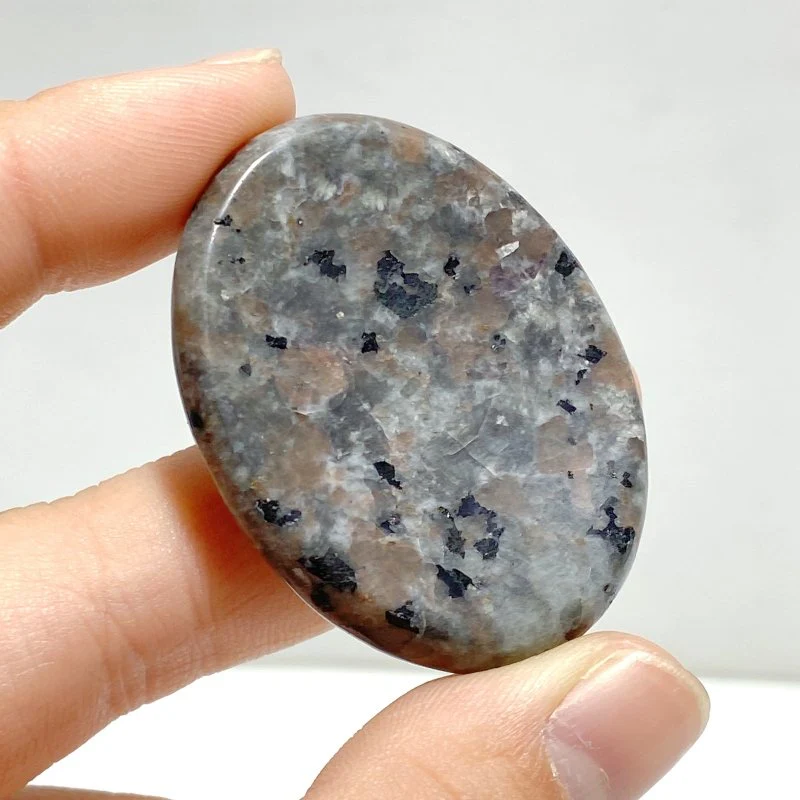 Yooperlite Worry Stone Wholesale(UV-Reactive) - Image 3